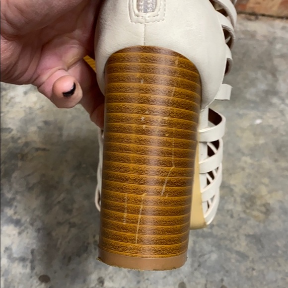 Mi.iM Strappy open toe block heel Bootie Cream 6.5 - Picture 9 of 10